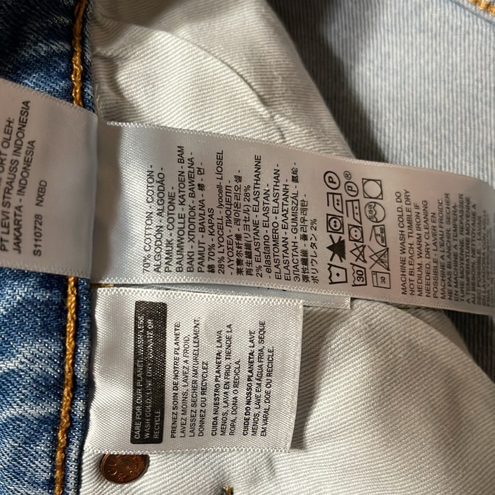 Levis 511 Shorts | Size Waist 36 Men - Picture 8 of 9